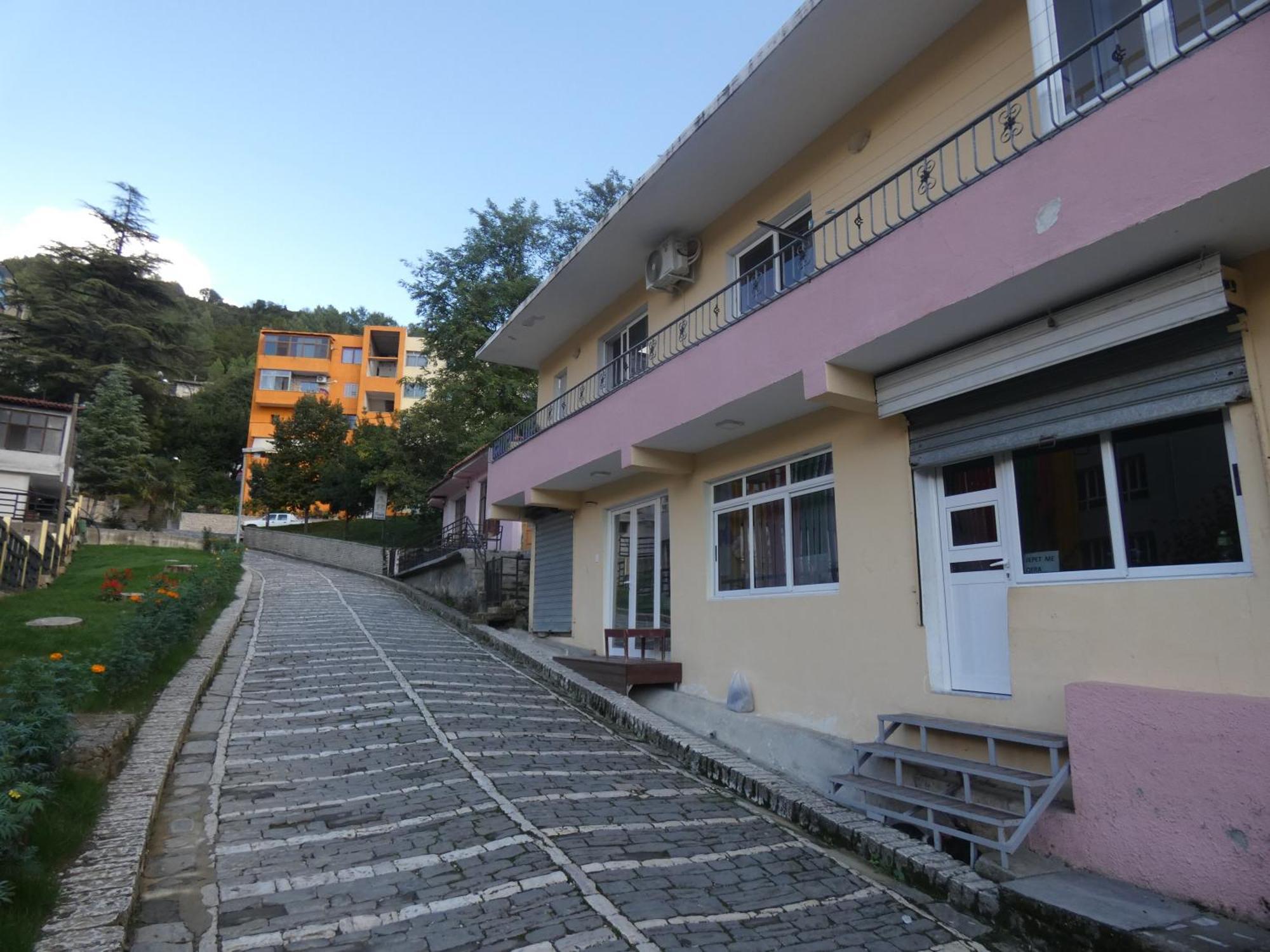 Guesthouse Odobashi Corovode Ngoại thất bức ảnh